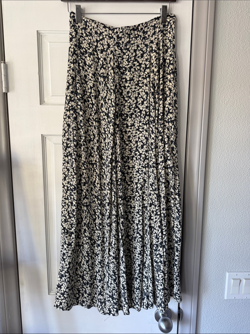 Women's Black and Cream Floral Maxi Skirt